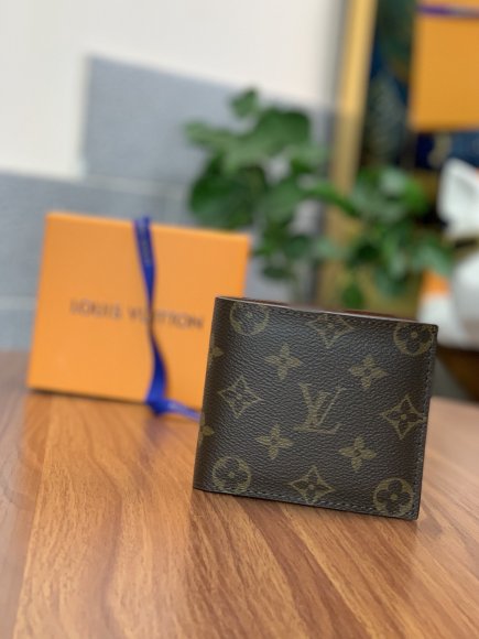 Louis Vuitton Кошелек CN_0510LV4