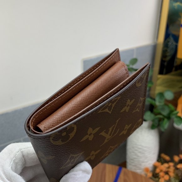 Louis Vuitton Кошелек CN_0510LV4 Louis Vuitton Кошелек CN_0510LV4