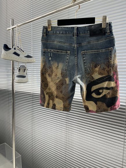 Louis Vuitton - Мужские джинсовые шорты TJ_0907LV7 Louis Vuitton - Мужские джинсовые шорты TJ_0907LV7