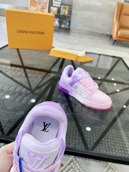 Louis Vuitton - Женские кроссовки RU_1406LV1 Louis Vuitton - Женские кроссовки RU_1406LV1