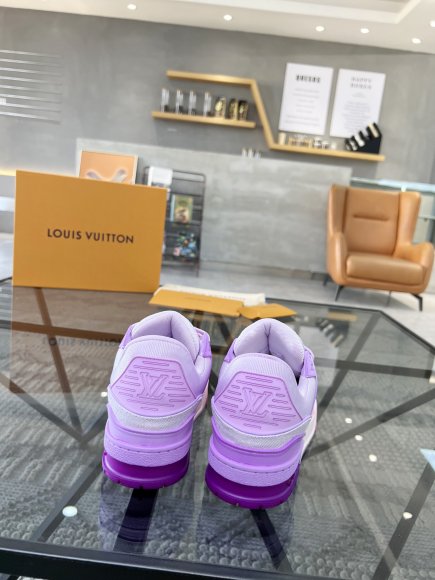 Louis Vuitton - Женские кроссовки RU_1406LV1 Louis Vuitton - Женские кроссовки RU_1406LV1