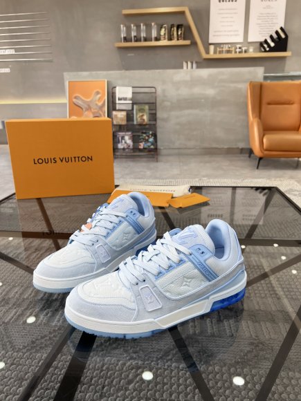 Louis Vuitton - Женские кроссовки RU_1406LV1 Louis Vuitton - Женские кроссовки RU_1406LV1