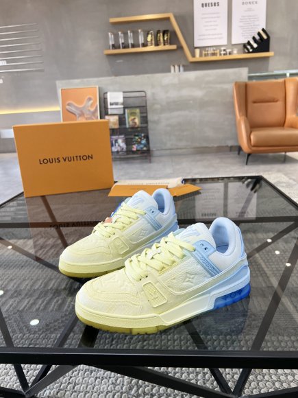 Louis Vuitton - Женские кроссовки RU_1406LV1 Louis Vuitton - Женские кроссовки RU_1406LV1