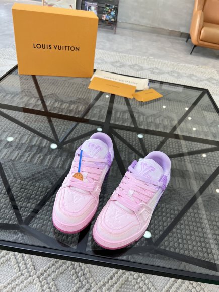 Louis Vuitton - Женские кроссовки RU_1406LV1 Louis Vuitton - Женские кроссовки RU_1406LV1