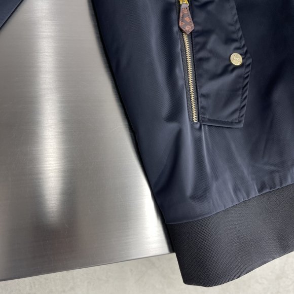 Louis Vuitton - Мужская куртка ветровка TJ_0210LV7
