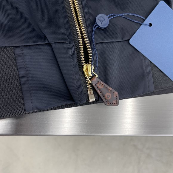 Louis Vuitton - Мужская куртка ветровка TJ_0210LV7