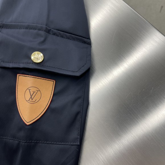 Louis Vuitton - Мужская куртка ветровка TJ_0210LV7