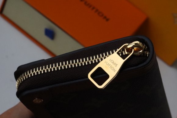 Louis Vuitton Кошелек CN_0505LV9 Louis Vuitton Кошелек CN_0505LV9