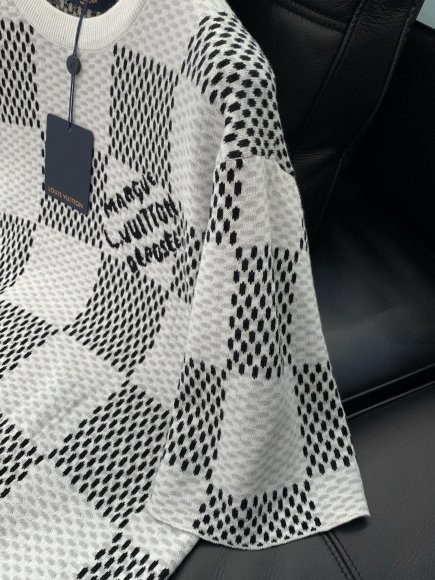 Louis Vuitton - Мужская футболка майка TI_1701LV15 Louis Vuitton - Мужская футболка майка TI_1701LV15