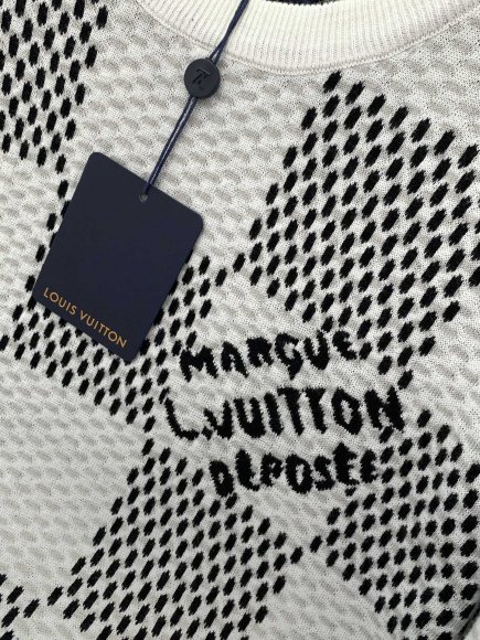 Louis Vuitton - Мужская футболка майка TI_1701LV15 Louis Vuitton - Мужская футболка майка TI_1701LV15