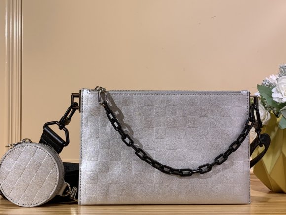 Louis Vuitton In The Loop Сумка клатч двойная CN_0604LV4