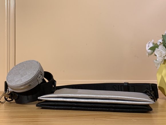 Louis Vuitton In The Loop Сумка клатч двойная CN_0604LV4