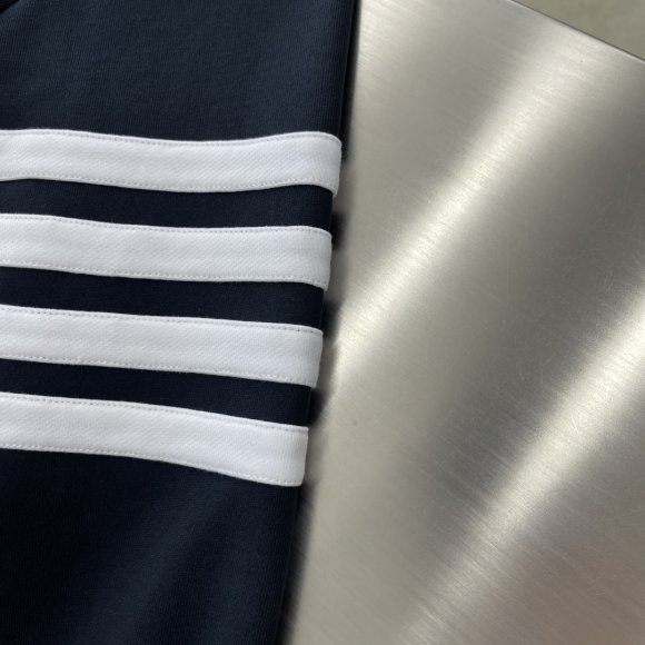 Thom Browne - Мужская кофта свитшот толстовка TJ_1610TB1