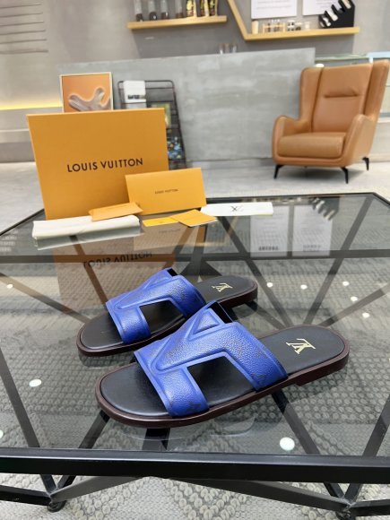 Louis Vuitton - Мужские шлепанцы RU_2106LV2 Louis Vuitton - Мужские шлепанцы RU_2106LV2