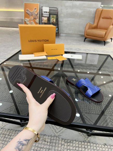 Louis Vuitton - Мужские шлепанцы RU_2106LV2 Louis Vuitton - Мужские шлепанцы RU_2106LV2
