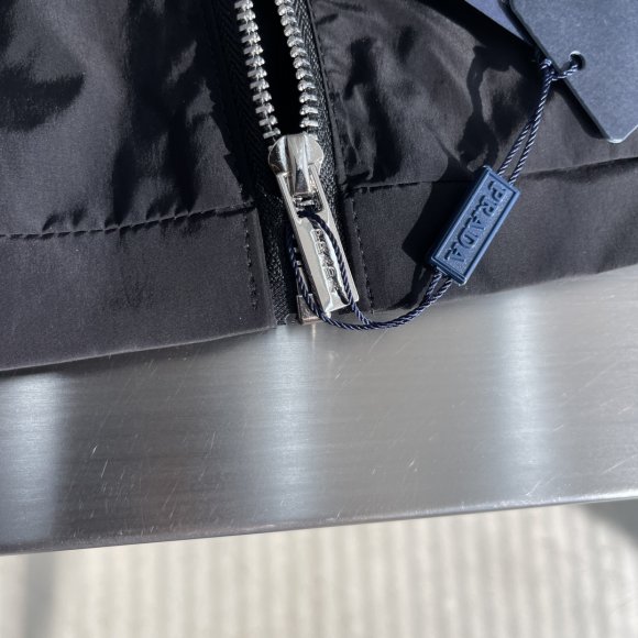 Prada - Мужская куртка ветровка TJ_0210PR10 Prada - Мужская куртка ветровка TJ_0210PR10