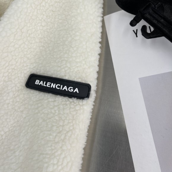 Balenciaga - Мужская флисовая куртка ветровка TJ_1610BA2 Balenciaga - Мужская флисовая куртка ветровка TJ_1610BA2
