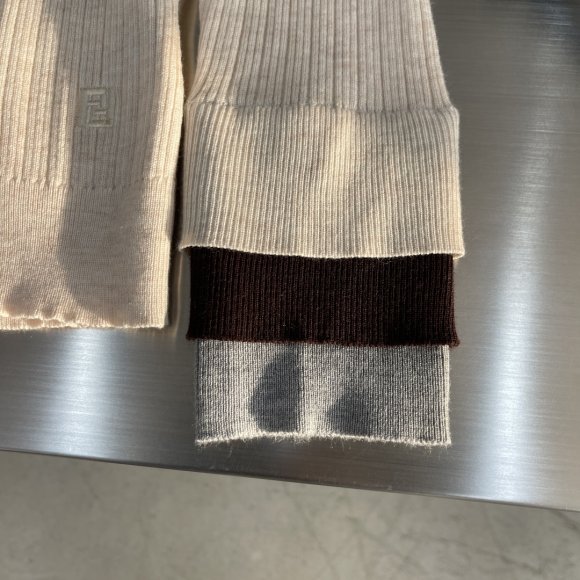 Fendi - Мужская шерстяная кофта свитер пуловер поло TJ_1411FE7 Fendi - Мужская шерстяная кофта свитер пуловер поло TJ_1411FE7