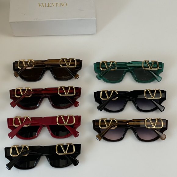 Valentino - Солнцезащитные очки K2_2402VA14 Valentino - Солнцезащитные очки K2_2402VA14