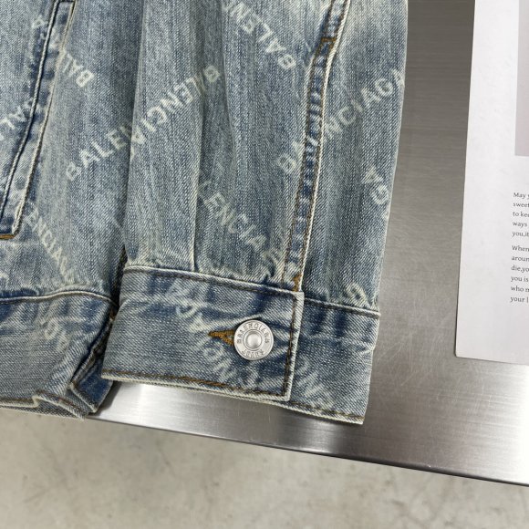 Balenciaga - Мужская джинсовая рубашка куртка TJ_0310BA1 Balenciaga - Мужская джинсовая рубашка куртка TJ_0310BA1