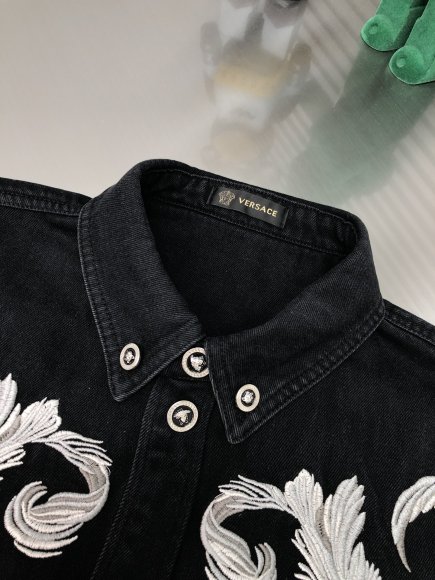 Versace - Мужская джинсовая рубашка куртка DZ_0205VE1 Versace - Мужская джинсовая рубашка куртка DZ_0205VE1
