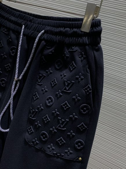 Louis Vuitton - Мужские шорты TI_1207LV7 Louis Vuitton - Мужские шорты TI_1207LV7