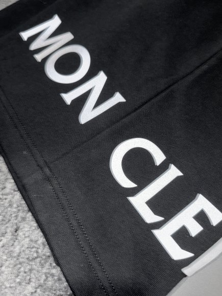 Moncler - Мужские шорты DZ_0305MO10