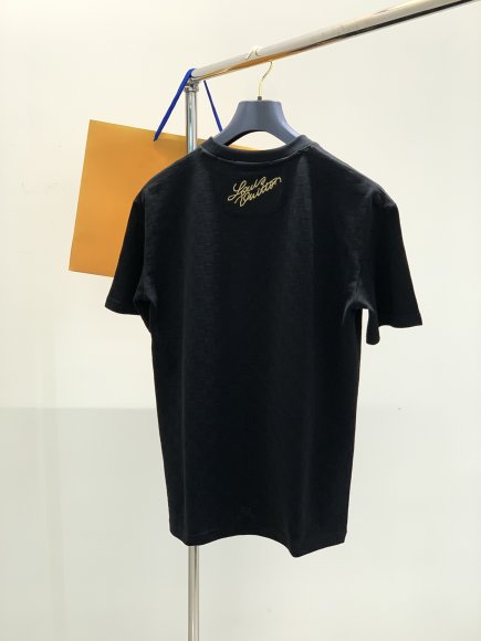 Louis Vuitton - Мужская футболка майка TI_1302LV2 Louis Vuitton - Мужская футболка майка TI_1302LV2