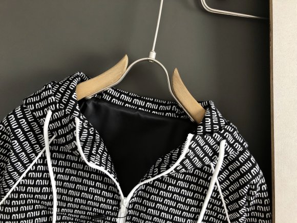 Miu Miu - Мужская куртка ветровка кофта DF_2509MM1