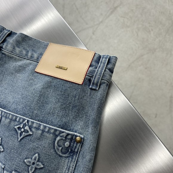 Louis Vuitton - Мужские джинсовые шорты TJ_2207LV2 Louis Vuitton - Мужские джинсовые шорты TJ_2207LV2