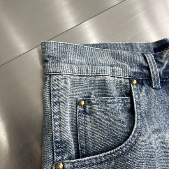 Louis Vuitton - Мужские джинсовые шорты TJ_2207LV2 Louis Vuitton - Мужские джинсовые шорты TJ_2207LV2