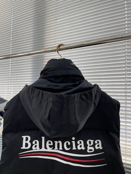 Balenciaga - Мужской жилет пуховик DZ_0810BA10 Balenciaga - Мужской жилет пуховик DZ_0810BA10