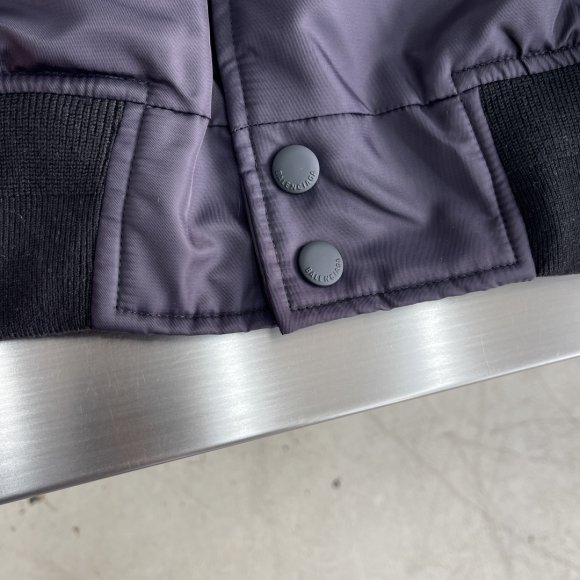 Balenciaga - Мужкая куртка ветровка бомбер TJ_2712BA2 Balenciaga - Мужкая куртка ветровка бомбер TJ_2712BA2