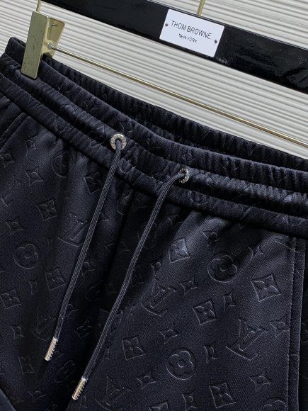Louis Vuitton - Мужские шорты TI_0407LV3 Louis Vuitton - Мужские шорты TI_0407LV3