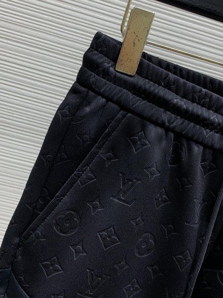 Louis Vuitton - Мужские шорты TI_0407LV3 Louis Vuitton - Мужские шорты TI_0407LV3