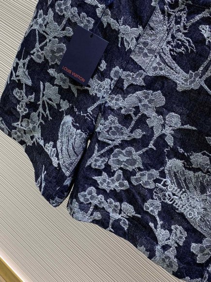 Louis Vuitton - Мужские шорты костюм рубашка TI_0407LV7 Louis Vuitton - Мужские шорты костюм рубашка TI_0407LV7