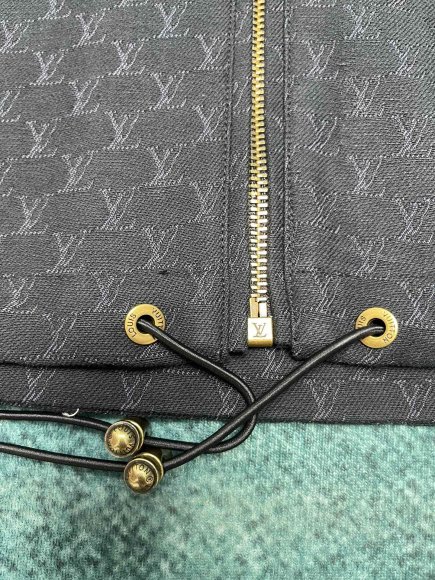 Louis Vuitton - Мужская куртка ветровка DZ_2907LV1